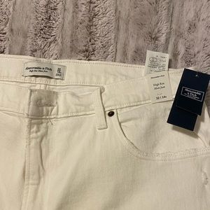 Abercrombie & Fitch High Rise Mom Jeans